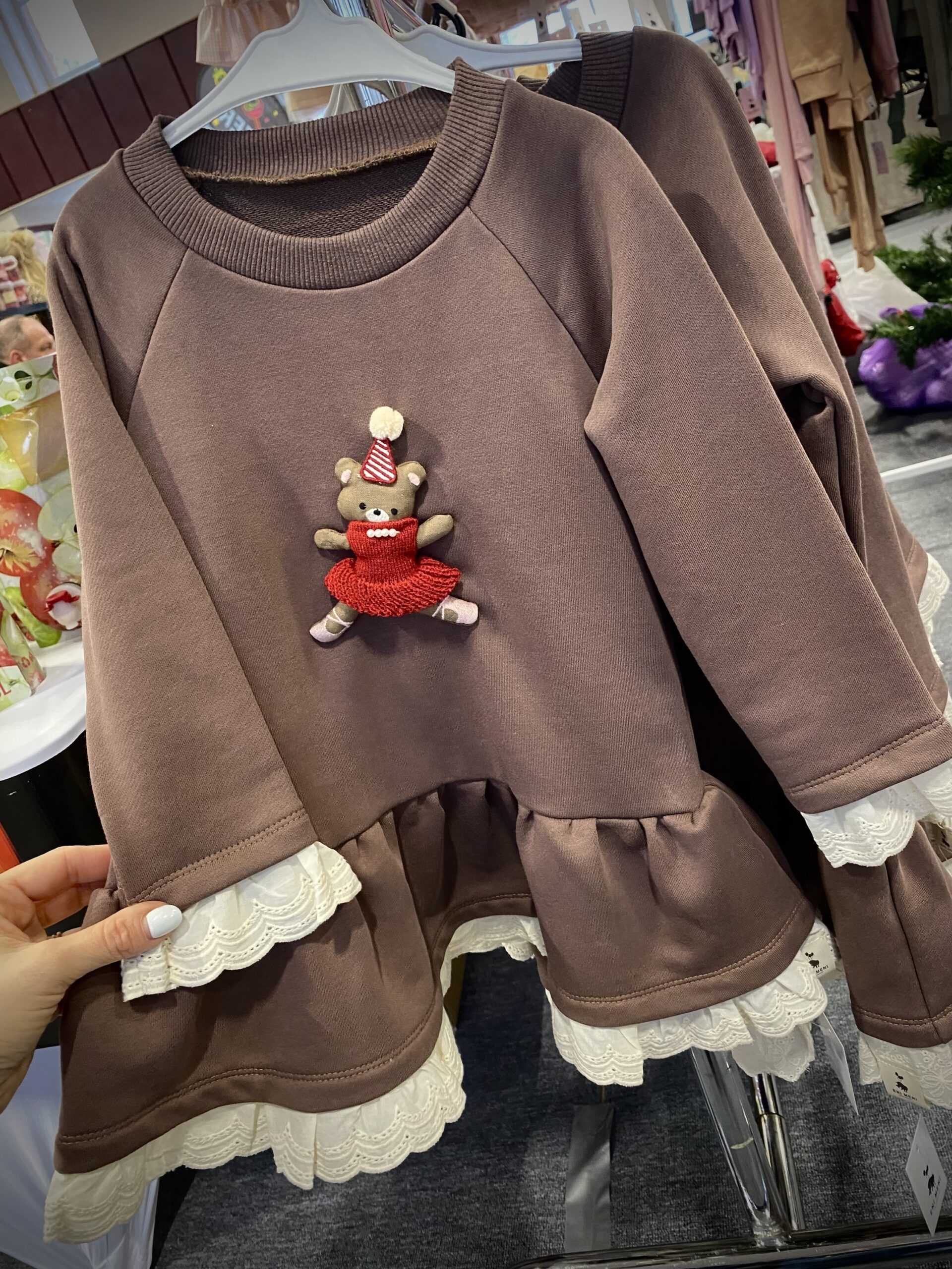 Šokoladinė suknelė su balerina 1 Šokoladinė suknelė su balerina