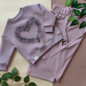 Kostiumėlis su širdele