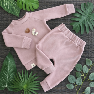 Megzto audinio kostiumėlis su lama