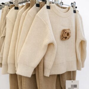 Kostiumėlis su megztuku