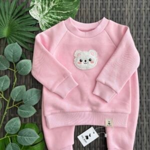 Baby pink spalvos kostiumėlis